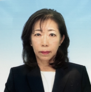 植代 智子